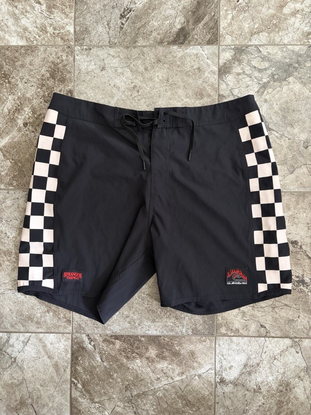 Limited Edition Quicksilver Stranger Things Board Shorts Men’s Size 36 (0116)